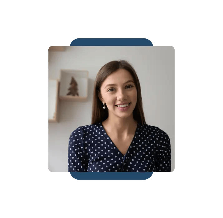 Smiling professional woman representing SpineLegal Software, enhancing legal efficiency and productivity.